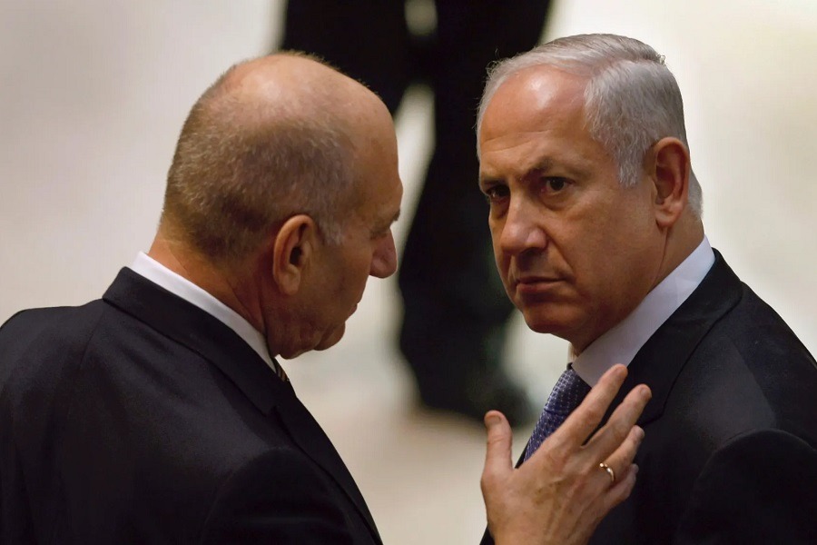 أولمرت يهاجم نتنياهو وحكومته: مجموعة من الدمى الإرهابية