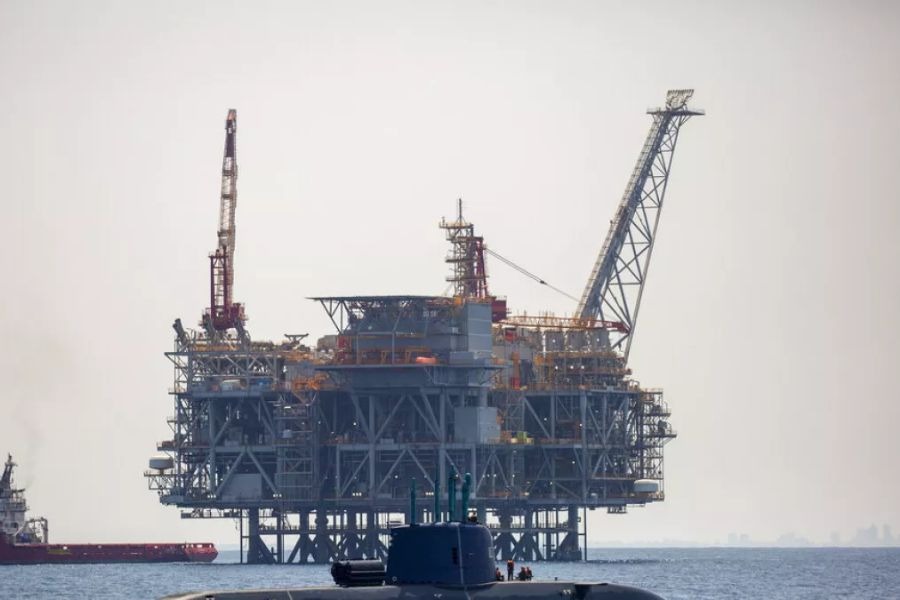 كواليس صفقة الغاز الأكبر في تاريخ كيان العدو.. ضغط أميركي أم هدية سياسية؟