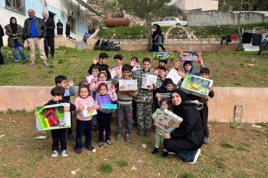 هدايا العيد تصل إلى قلوب الأطفال… مبادرة إنسانية في البقاع الغربي ترسم البسمة