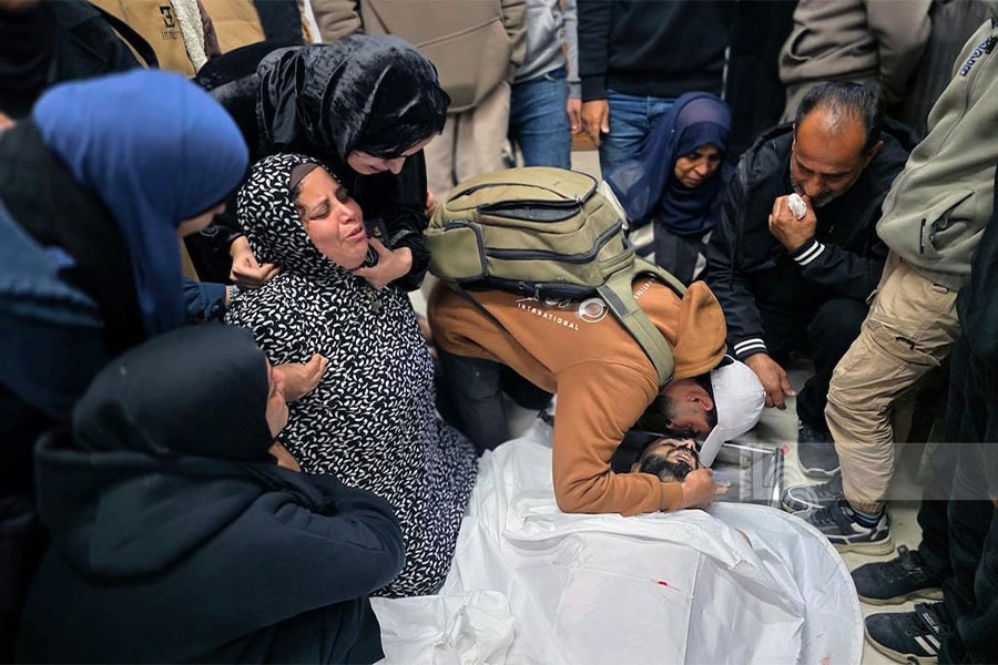 غزة.. شهيد وإصابتان بنيران مسيّرة 