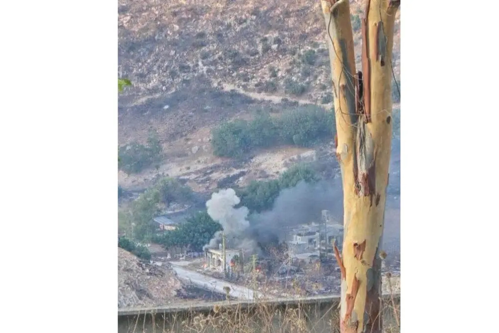 العدوان المتواصل جنوبًا: إصابة عسكري في المنصوري والاحتلال يحرق محطة مياه شقرا