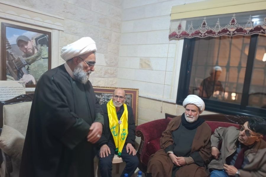 وفد حزب الله في البقاع يواصل زيارة عوائل الشهداء والجرحى ويشيد بتضحياتهم