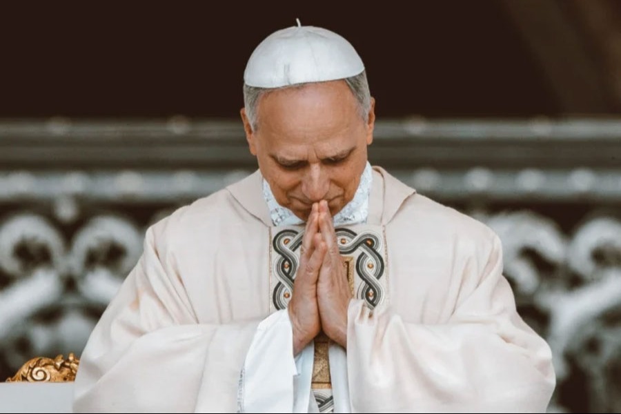 بابا الفاتيكان: نأسف لعالم يحترق بسبب الحروب في ظلّ رماد القانون الدولي