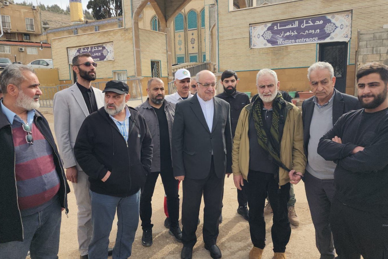 فيديو| السفير الإيراني يتفقّد مقام السيدة خولة ويؤكد وقوف إيران إلى جانب لبنان