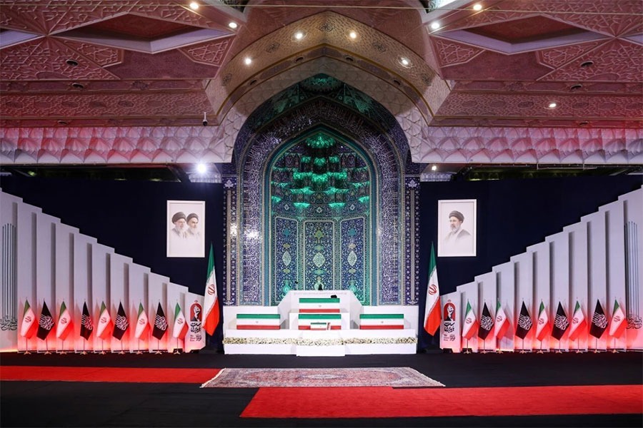 مشاركة وفود من إسبانيا ودول أميركا اللاتينية في مراسم وداع القائد الشهيد