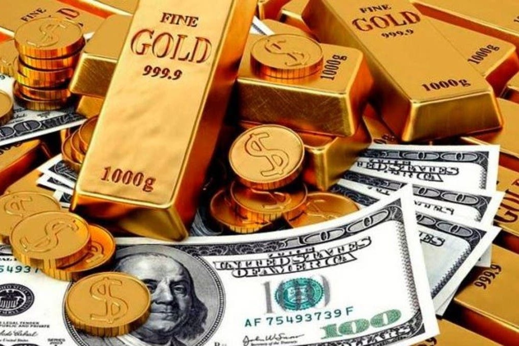 تراجع الذهب والفضة تحت ضغط الدولار