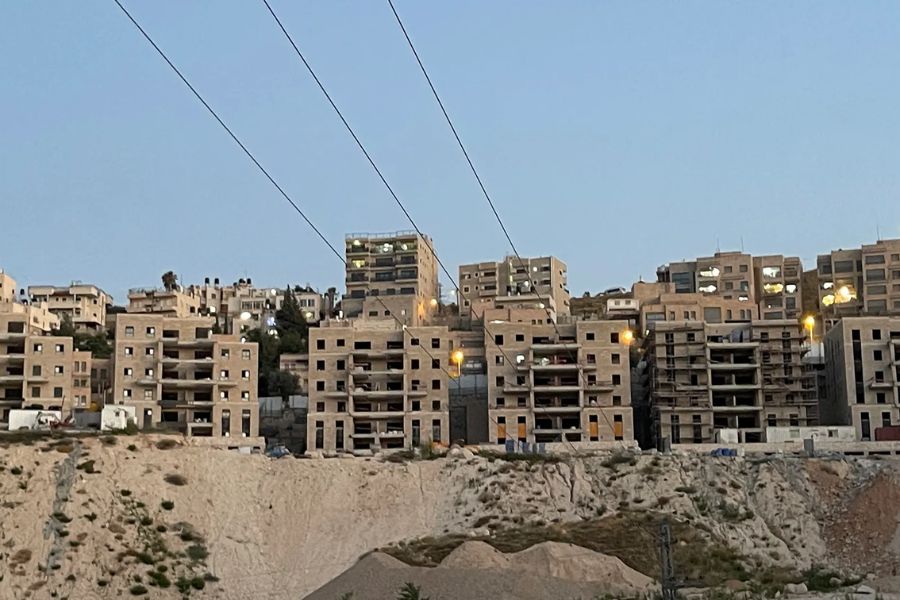 الاحتلال يستولي على المزيد الأراضي الفلسطينية في القدس لإنشاء شارع استيطاني