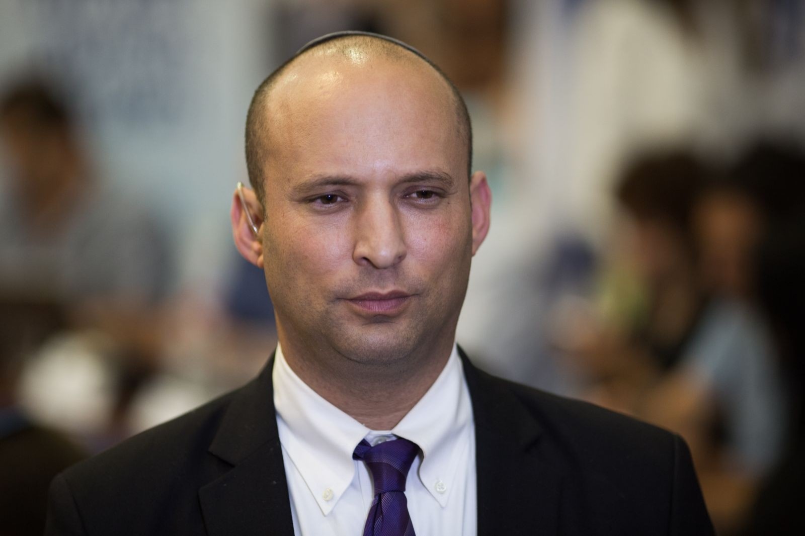 اختراق هاتف نفتالي بينيت: رسائل مزعجة وتهديدات تُرسل إلى مسؤولين أجانب