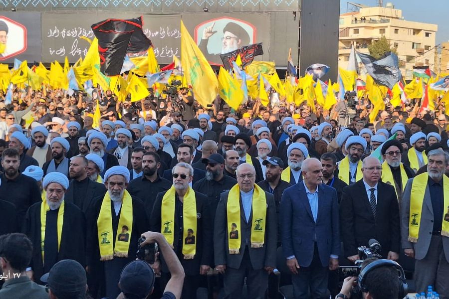 بالصور|  إحياء حاشد في الذكرى السنوية الأولى لشهادة السيد نصر الله في مرقده الشريف