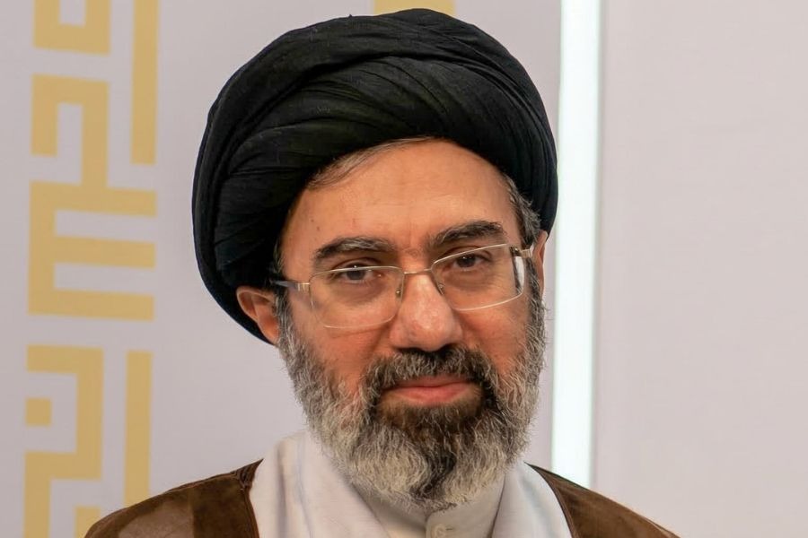 السيد الخامنئي: الإيرانيات يواصلن استلهام النهج الزينبي