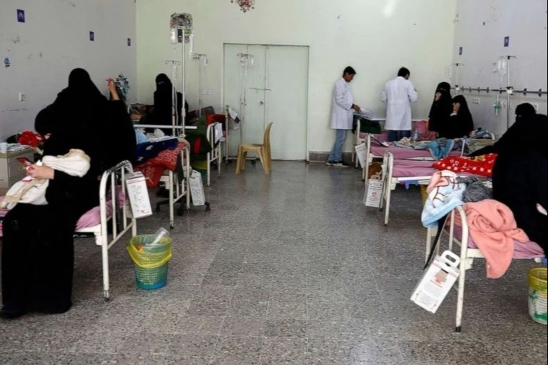 الصحة العالمية تحذّر: تفاقم الأزمة الصحية في اليمن وقرب نفاد الوقود والأدوية
