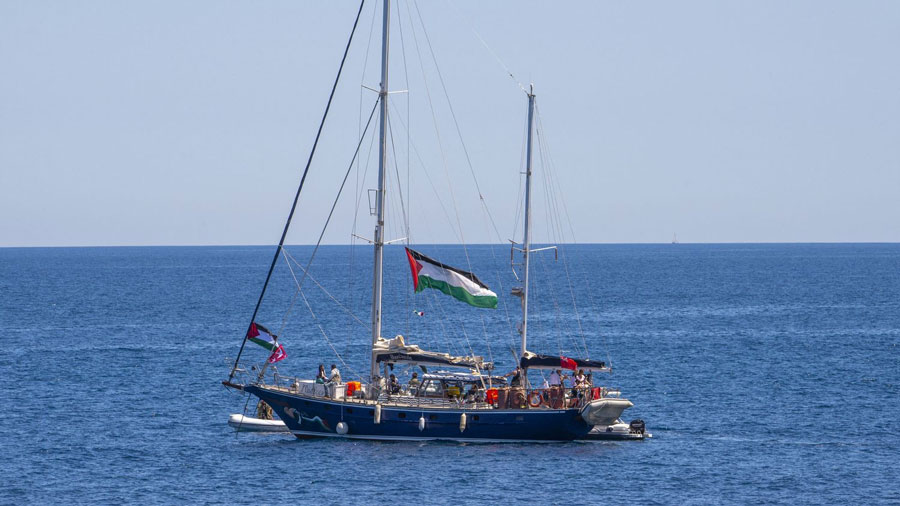 الاحتلال يعتدي على قارب تابع لأسطول الصمود المغاربي والمعنيون: لا شيء يمنعنا عن غزّة