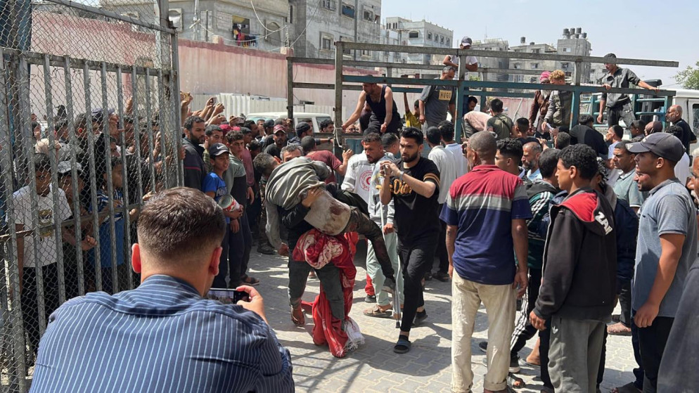 غزة: شهداء وجرحى من المجوّعين أثناء انتظارهم المساعدات