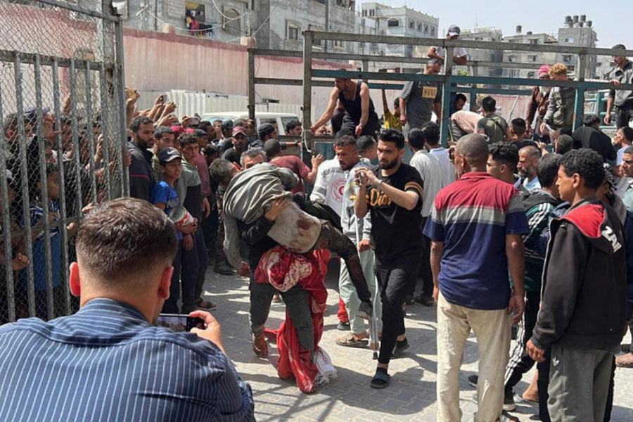 العدوان على غزة.. النازحون ومنتظرو المساعدات هدف الاحتلال الثابت 
