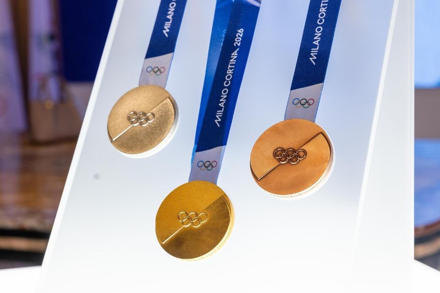 تحقيق رسمي في إيطاليا بعد شكاوى من تفكك ميداليات 