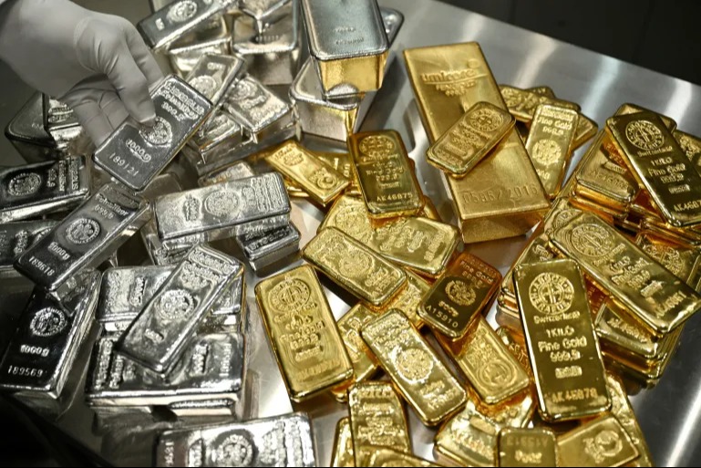 الذهب والمعادن النفيسة تقفز بقوة