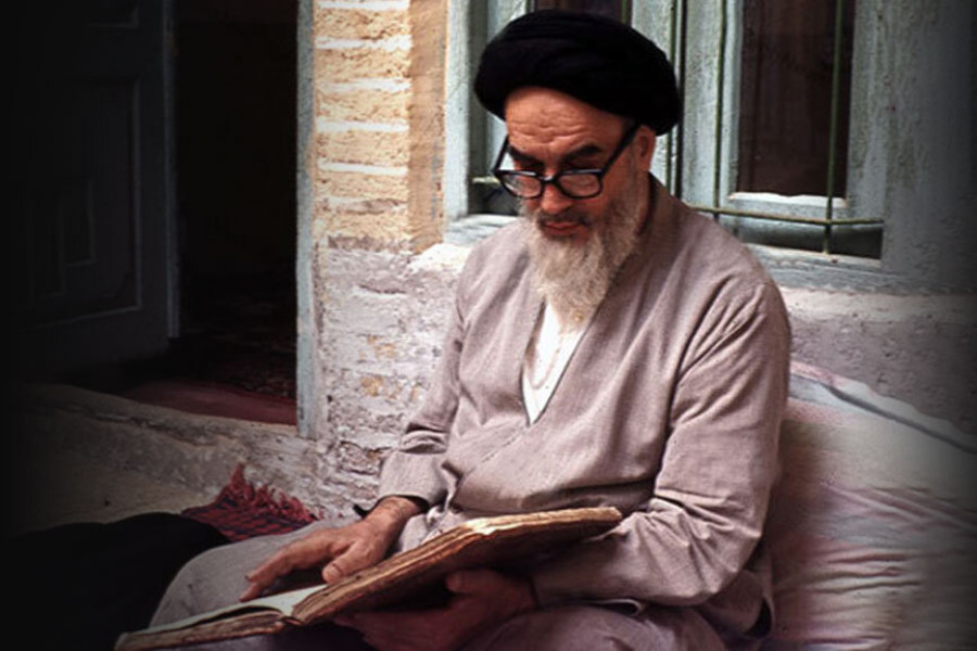 الإمام الخميني ملهم الثائرين.. مسيرة جهاد حتى النصر 