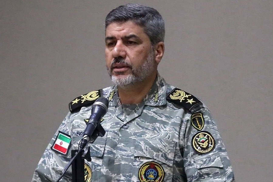 العميد محمد أكرمي نيا متحدثًا باسم الجيش الإيراني