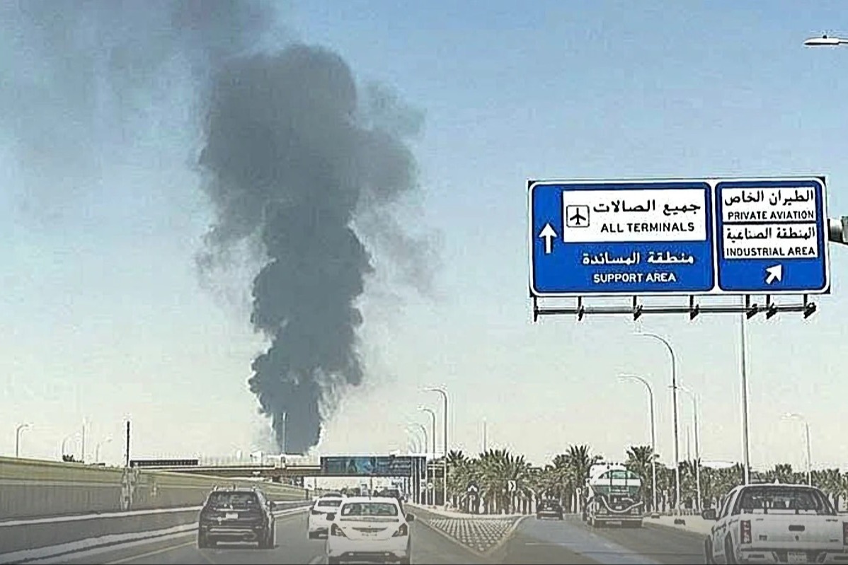 إخلاء مطار الرياض بعد دويّ انفجار وتعطّل الرحلات الجوية  