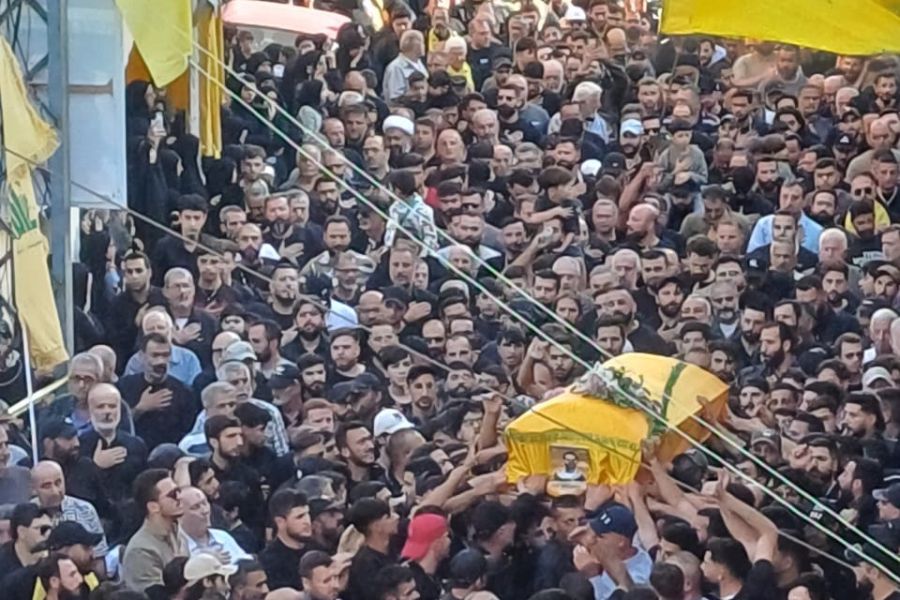 حزب الله وأهالي بلدة عين قانا يشيعون الشهيد المجاهد عيسى أحمد كربلا