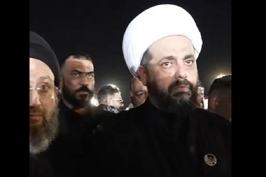 فيديو| قادة وزعامات عراقية في استقبال جثمان السيد الخامنئي في مطار النجف الأشرف