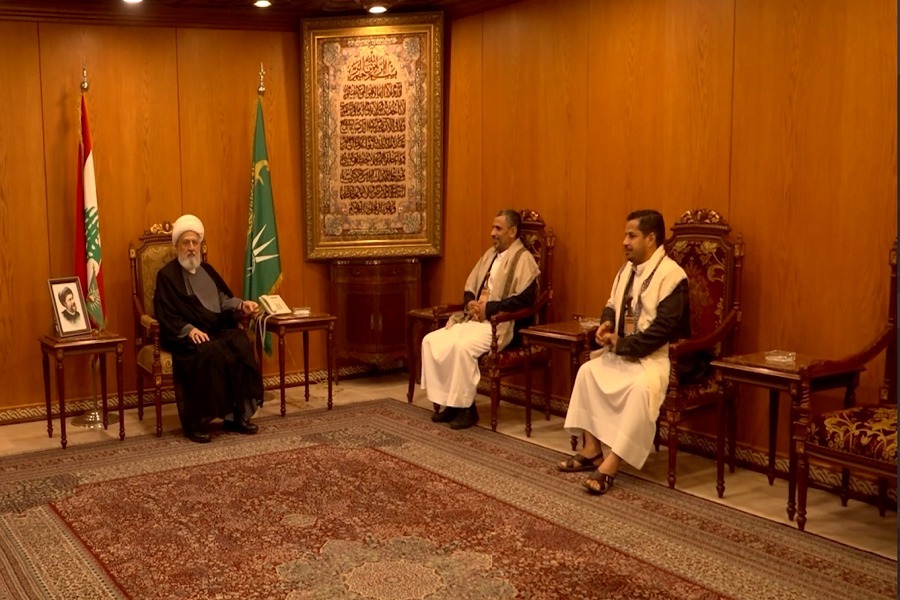 وفد يمني يزور الشيخ الخطيب: رسالة من مفتي اليمن حول البهتان السعودي تجاه المقدسات