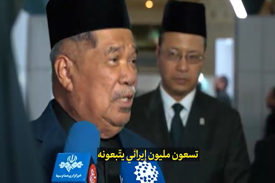 مبعوث الحكومة الماليزية: الإمام الخامنئي يحظى بثروةٍ قوامها 90 مليون إيراني يطيعونه