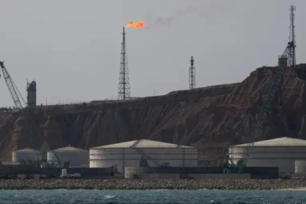 آخر أوراق ترامب: «خارك» ليست لقمة سائغة