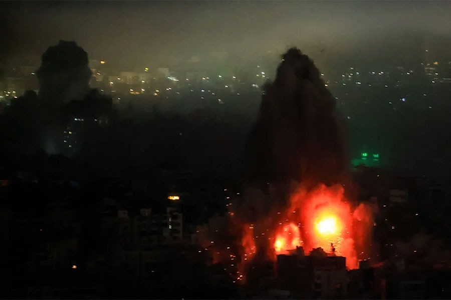 جمعية الأطباء المسلمين تطالب المعنيين والحقوقيين بلجم العدو وتحييد الأطقم الطبية