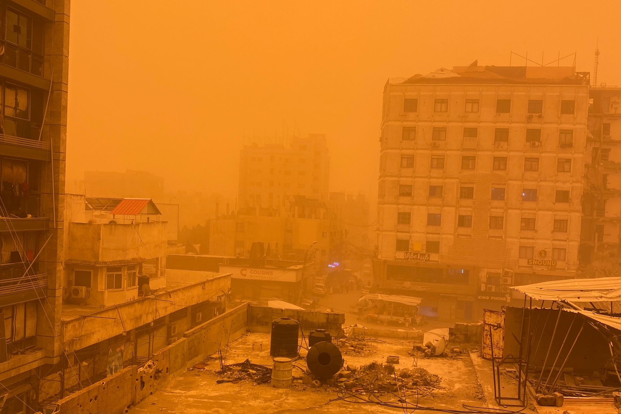 عاصفة رملية تضرب قطاع غزة 