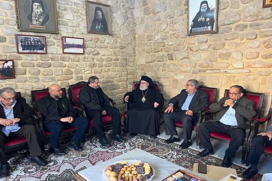 وفد من حزب الله هنأ المرجعيات الروحية المسيحية في صيدا بالميلاد 