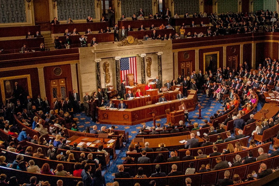 أعضاء في الكونغرس: ترامب مختل عقليًا.. وحربه غير شرعية 