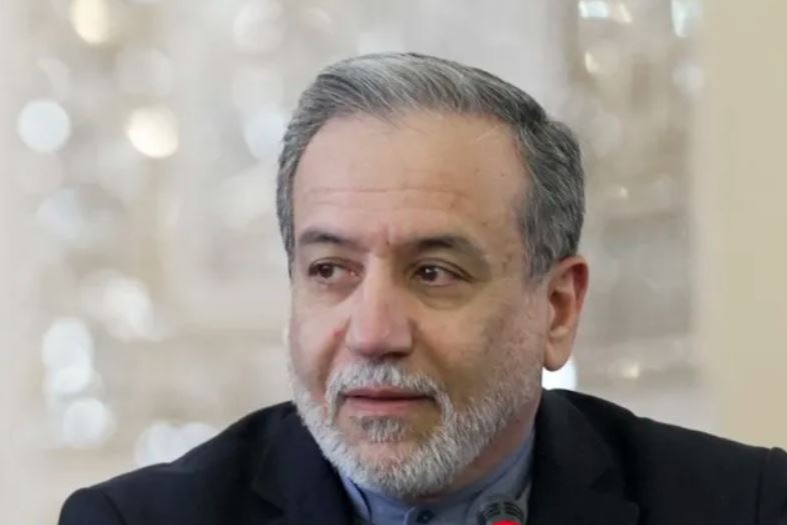 عراقجي: مستعدون للخيار العسكري إذا اختارته واشنطن