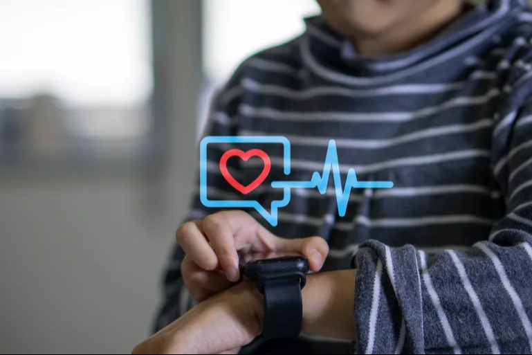 تطبيقات الصحة الرقمية: أداة فعّالة لتعزيز نشاط الأطفال والمراهقين وتحسين نمط حياتهم