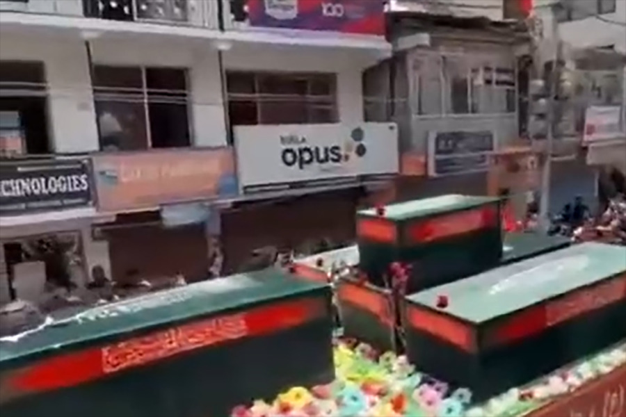 بالفيديو: مراسم تشييع رمزية للقائد الشهيد في مدينة كرغيل الهندية