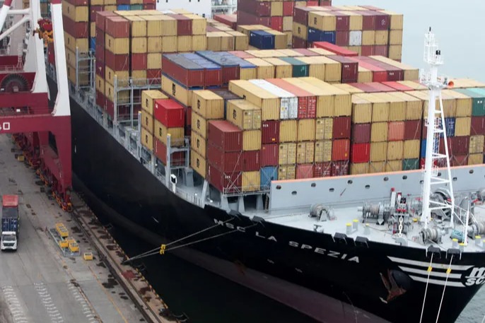 الصادرات الصينية إلى جنوب شرق آسيا تتضاعف مع تصاعد الحرب التجارية الأميركية