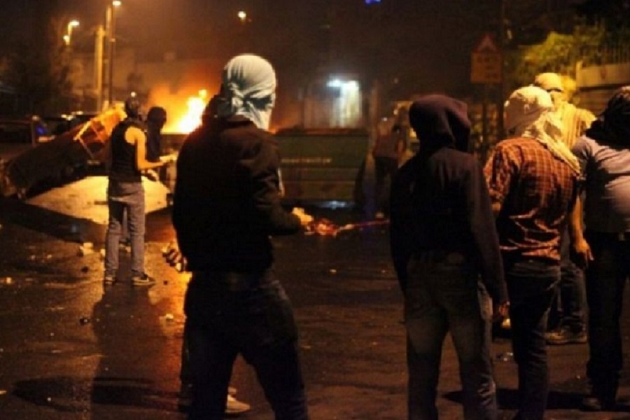 فلسطين المحتلة| اشتباك مسلح وتبادل إطلاق نار بين مقاومين وقوات الاحتلال عند مدخل بلدة سيلة الحارثية غرب جنين