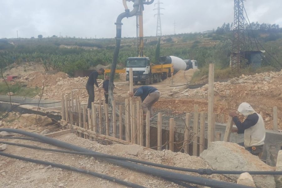 رغم التحديات الأمنية واللوجستية.. إنجاز صيانة الناقل الرئيس لمشروع قناة ريّ القاسمية 