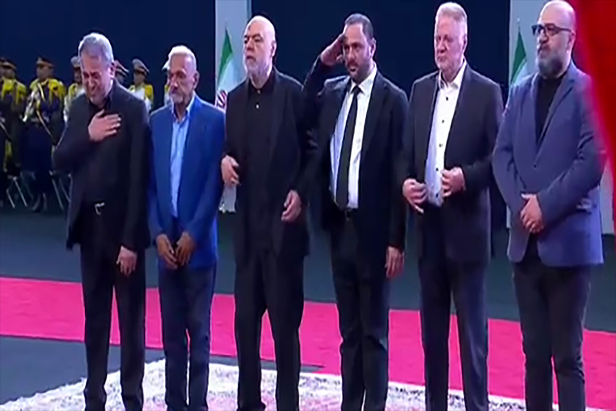 فيديو: ممثلو الأحزاب الوطنية في لبنان يؤدون التحية للإمام الخامنئي (قده)