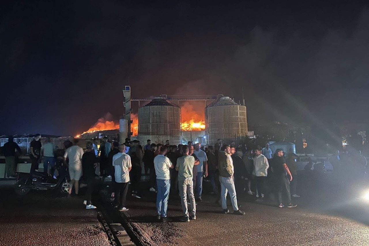 وقفة احتجاجية أمام معمل النفايات في صيدا للمطالبة بحل جذري للأزمة البيئية