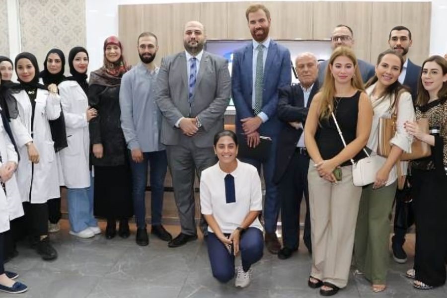 ناصر الدين ووفد 