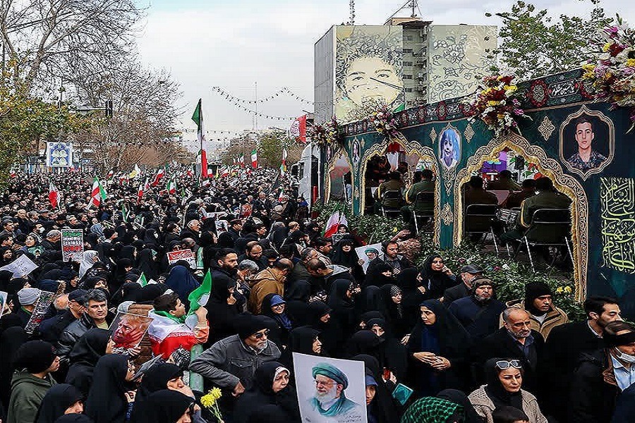 بالفيديو| طهران.. تشييع حاشد لنحو 300 شهيد قضوا جراء أعمال الشعب المسلح
