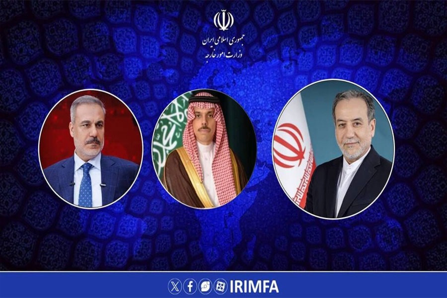 عراقجي ونظيراه السعودي والتركي يبحثون آخر مستجدات الجهود الدبلوماسية