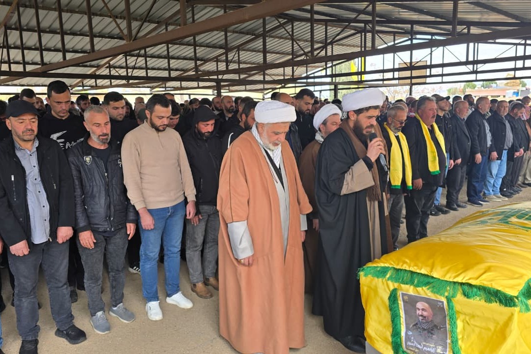 حزب الله وجمهور المقاومة بشيّعون الشهيد إبراهيم العطار بمسيرة وفاء حاشدة في شعت