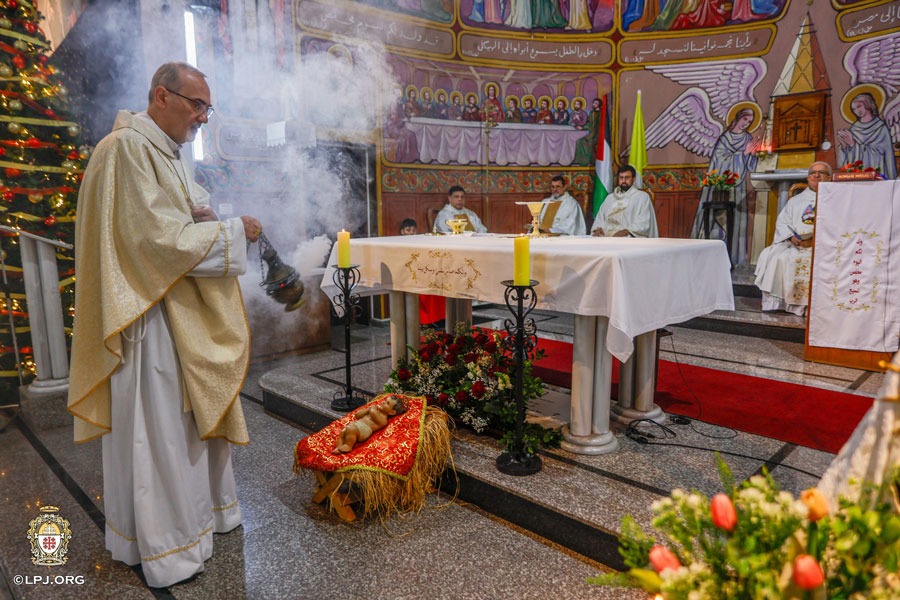 قداس الميلاد في غزّة وبيت لحم.. رسالة صمود في وجه الحرب 