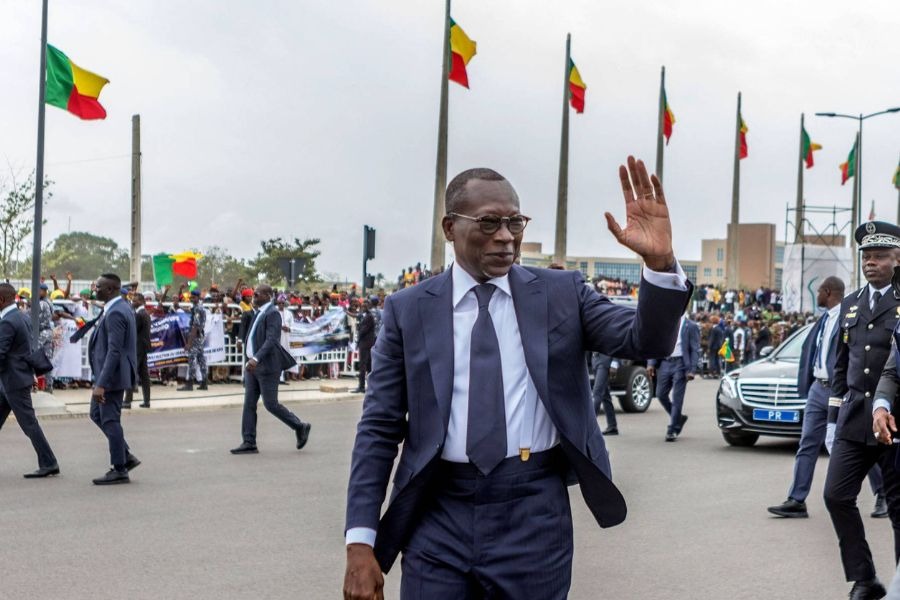 إحباط محاولة انقلاب في بنين.. وقوات أفريقية تنتشر في البلاد لدعم الحكومة 