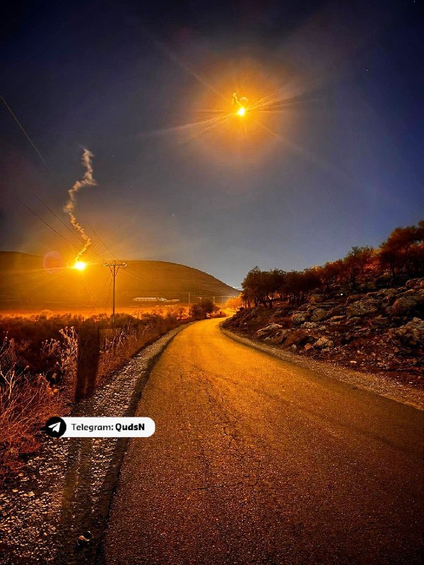 الاحتلال يُطلق قنابل إضاءة بكثافة شمال شرق رام الله