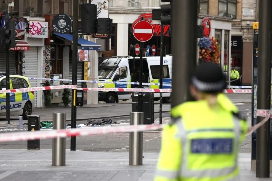 4 جرحى في عملية طعن وسط لندن والشرطة تعتقل المنفّذة