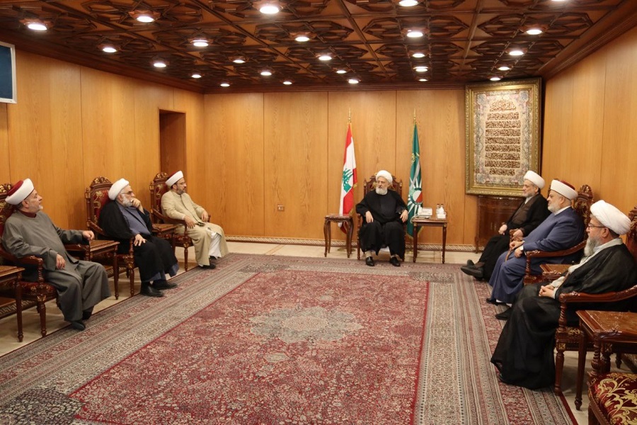 الشيخ حنينة بعد لقائه العلامة الخطيب: لا نسمح بالمساس بسلاح المقاومة أو التعرض له