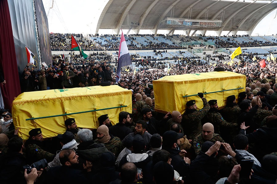 بالصور: لقطات من يوم التشييع المهيب للسيدين الشهيدين قبل عام